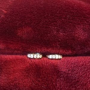 White 14 K gold earrings w 5 real diamonds each